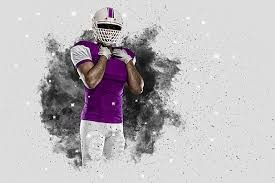 老搭档🫶詹姆斯抵达名人堂现场，与前队友波什开心握手~