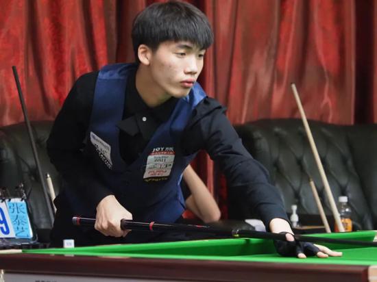 球迷们与河 球迷们与河